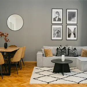 Cozy Perfect For 4-6 Tv Metro Self-checkin Apartment